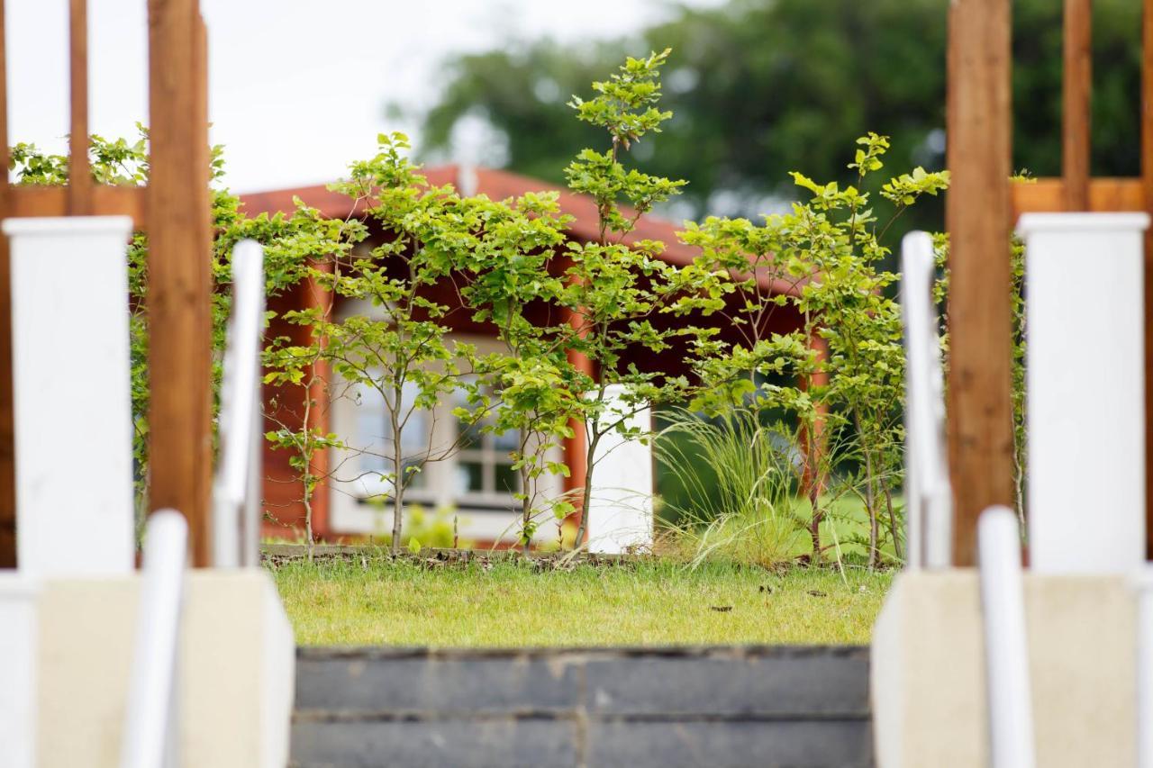 Giltraps Townhouse & Glamping Hotel Kinnitty Exterior photo